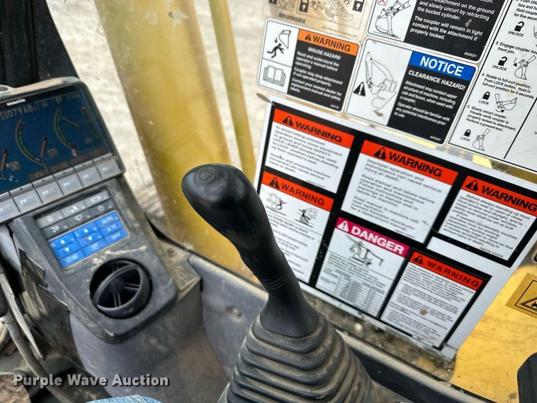 image for item DW2947 2012 Komatsu PC200LC-8 excavator