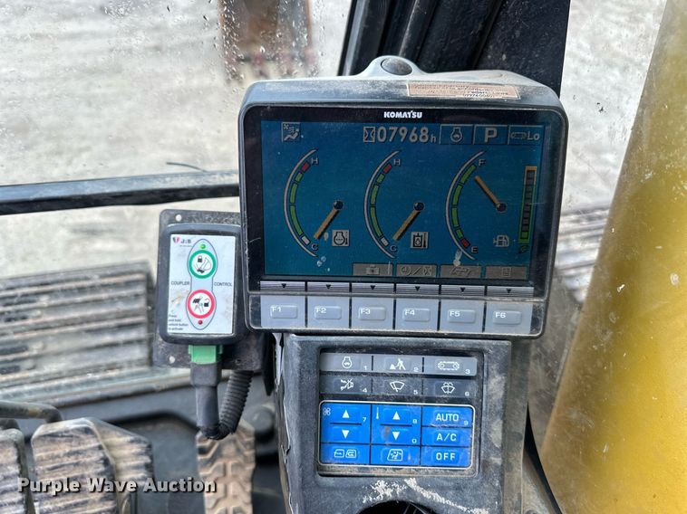 image for item DW2947 2012 Komatsu PC200LC-8 excavator