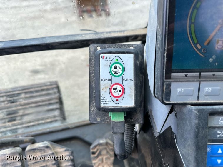 image for item DW2947 2012 Komatsu PC200LC-8 excavator