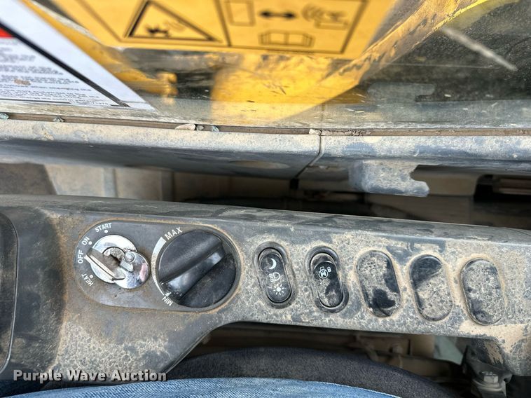 image for item DW2947 2012 Komatsu PC200LC-8 excavator