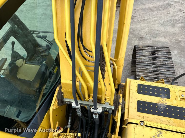 image for item DW2947 2012 Komatsu PC200LC-8 excavator