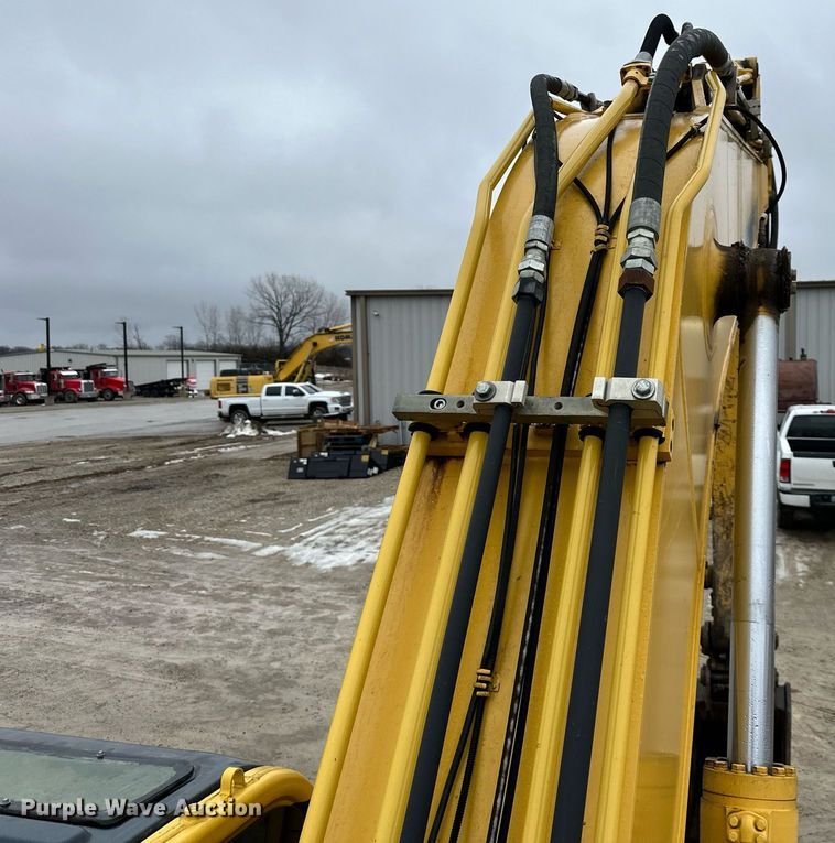 image for item DW2947 2012 Komatsu PC200LC-8 excavator