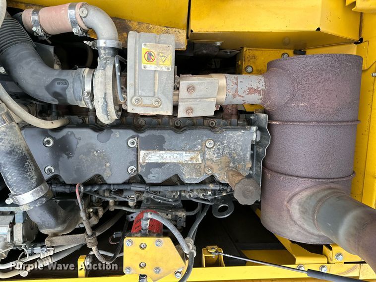 image for item DW2947 2012 Komatsu PC200LC-8 excavator