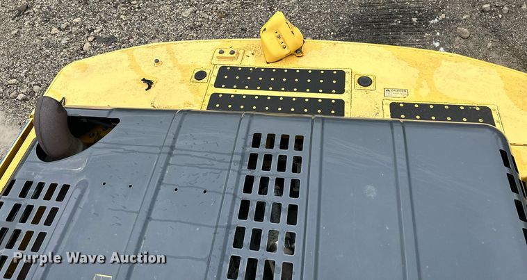 image for item DW2947 2012 Komatsu PC200LC-8 excavator