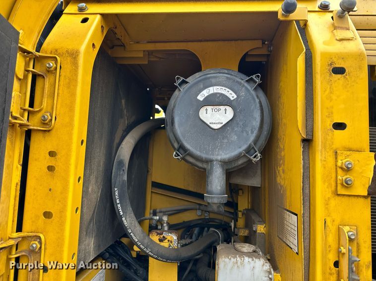 image for item DW2947 2012 Komatsu PC200LC-8 excavator