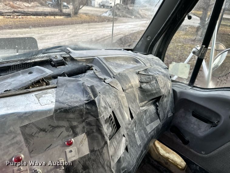 image for item DW2967 2000 Sterling  L-Line fuel truck