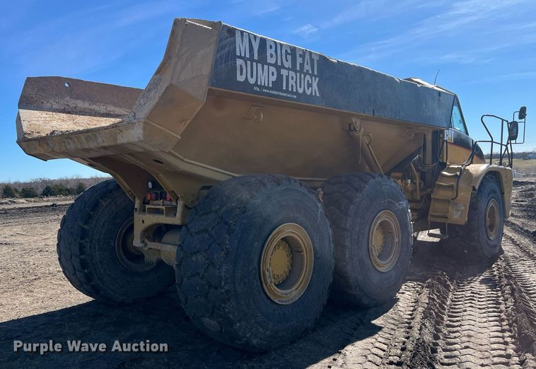 image for item EI0617 2005 Caterpillar 740 haul truck