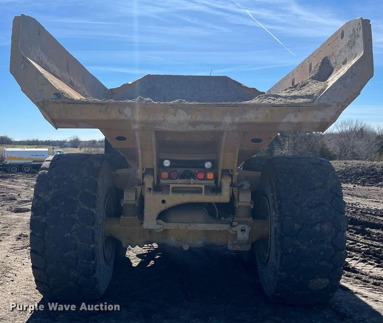 image for item EI0617 2005 Caterpillar 740 haul truck
