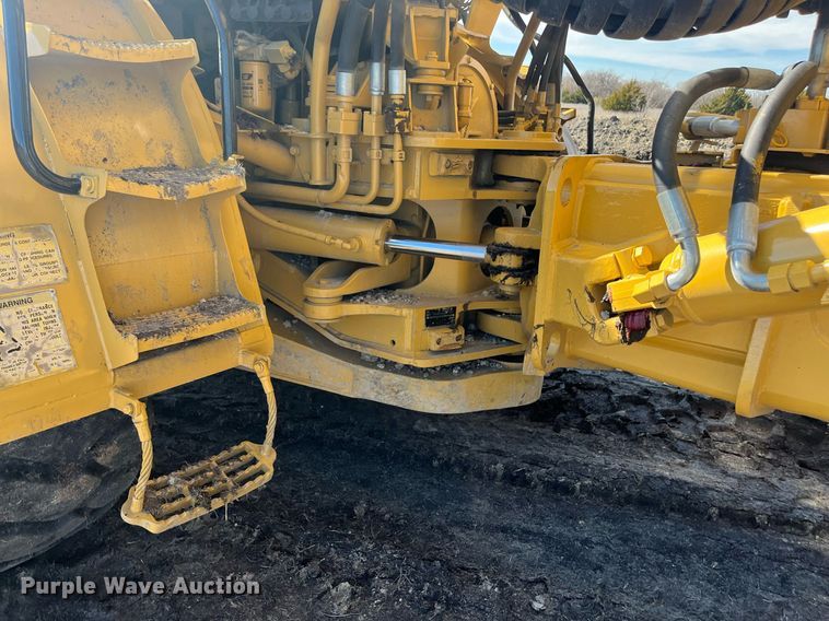 image for item EI0617 2005 Caterpillar 740 haul truck