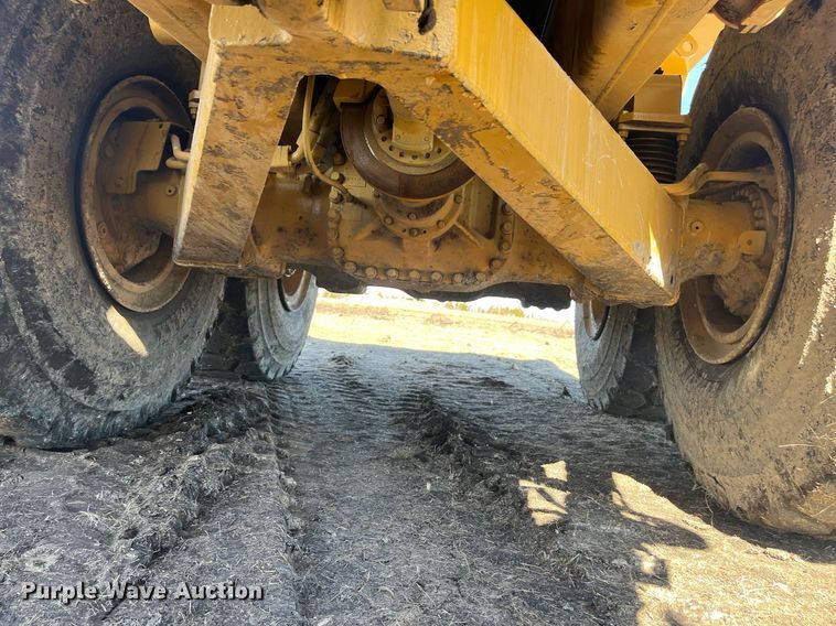 image for item EI0617 2005 Caterpillar 740 haul truck