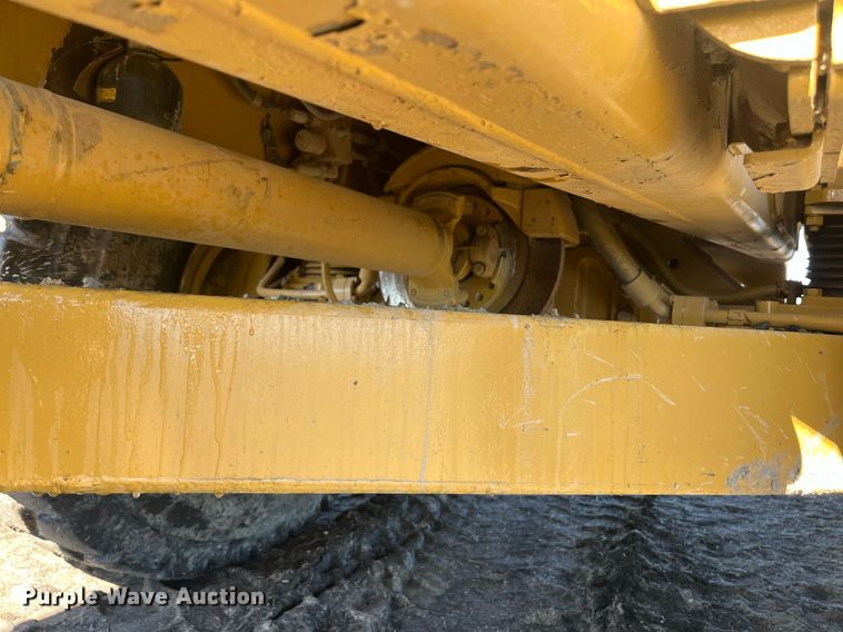 image for item EI0617 2005 Caterpillar 740 haul truck