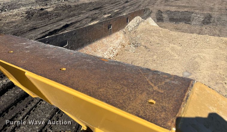 image for item EI0617 2005 Caterpillar 740 haul truck