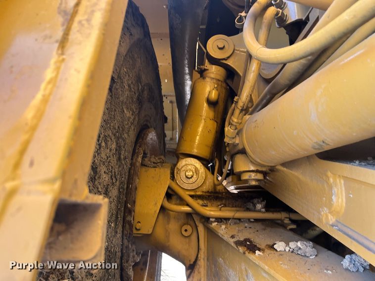 image for item EI0617 2005 Caterpillar 740 haul truck