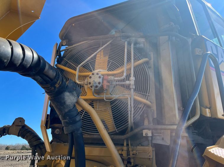 image for item EI0617 2005 Caterpillar 740 haul truck