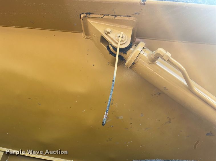 image for item EI0617 2005 Caterpillar 740 haul truck