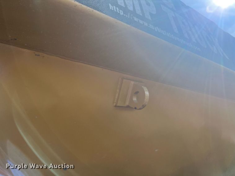 image for item EI0617 2005 Caterpillar 740 haul truck