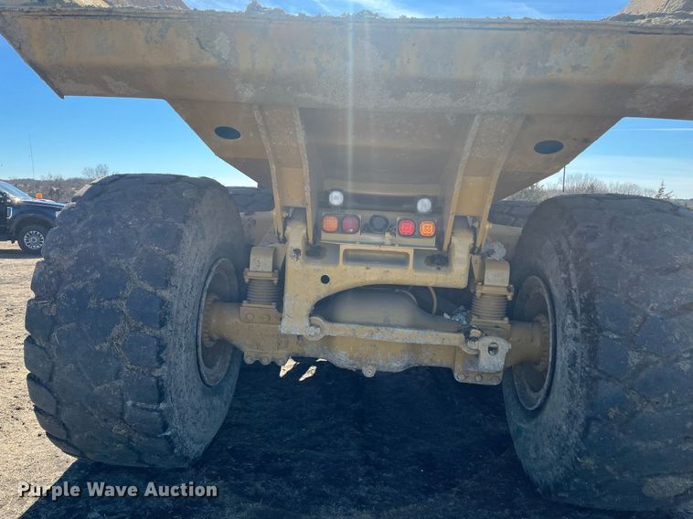 image for item EI0617 2005 Caterpillar 740 haul truck