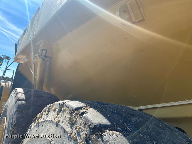 image for item EI0617 2005 Caterpillar 740 haul truck