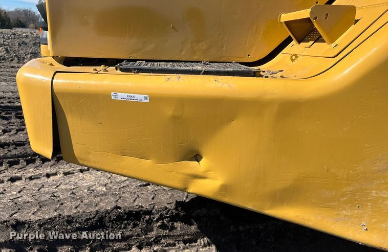 image for item EI0617 2005 Caterpillar 740 haul truck