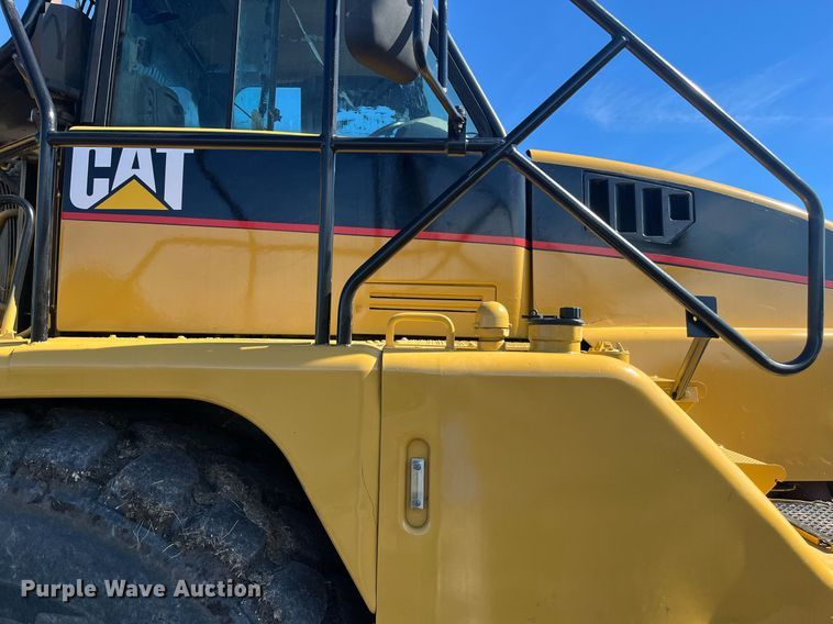 image for item EI0617 2005 Caterpillar 740 haul truck