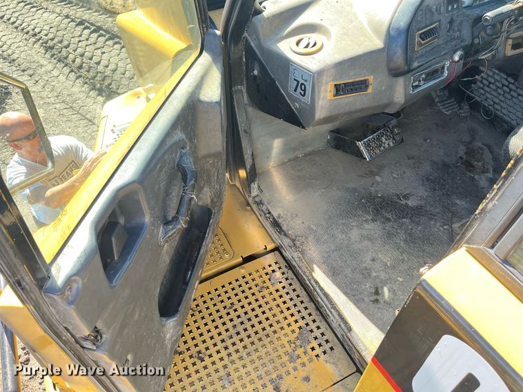 image for item EI0617 2005 Caterpillar 740 haul truck