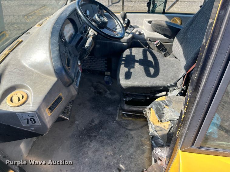 image for item EI0617 2005 Caterpillar 740 haul truck