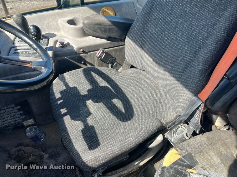 image for item EI0617 2005 Caterpillar 740 haul truck