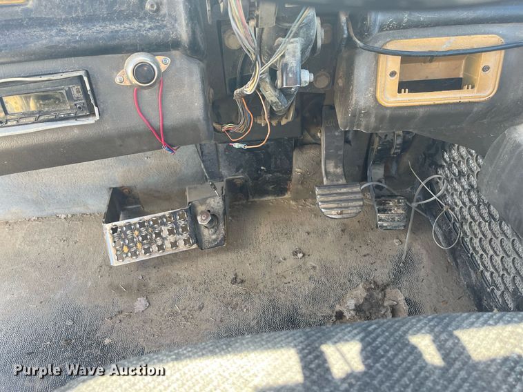 image for item EI0617 2005 Caterpillar 740 haul truck