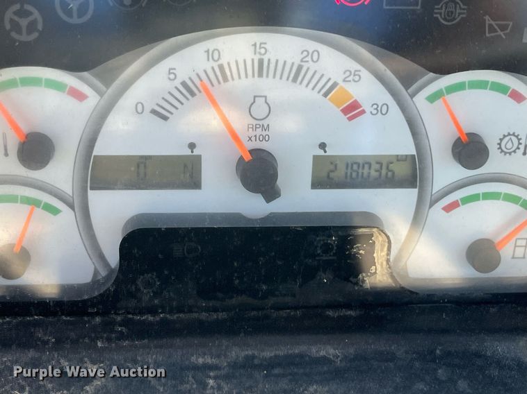 image for item EI0617 2005 Caterpillar 740 haul truck