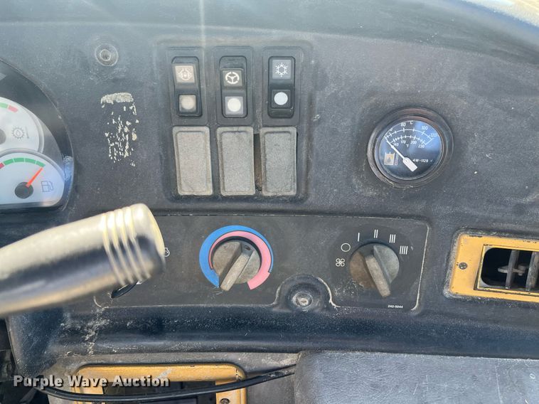 image for item EI0617 2005 Caterpillar 740 haul truck