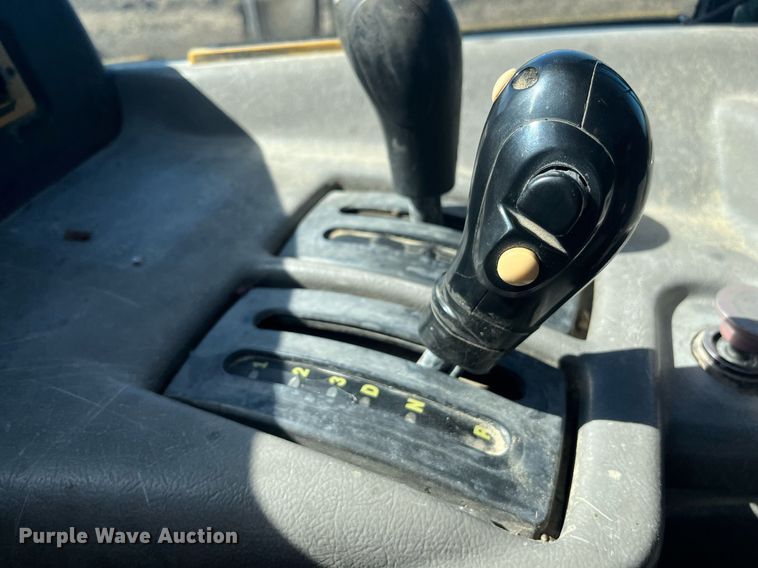 image for item EI0617 2005 Caterpillar 740 haul truck