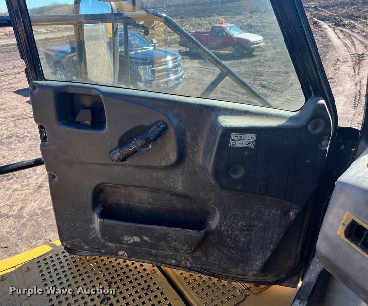 image for item EI0617 2005 Caterpillar 740 haul truck