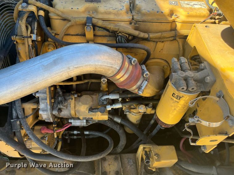 image for item EI0617 2005 Caterpillar 740 haul truck