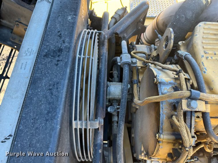 image for item EI0617 2005 Caterpillar 740 haul truck