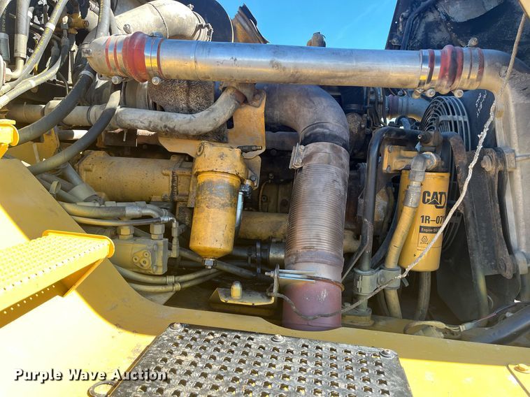 image for item EI0617 2005 Caterpillar 740 haul truck