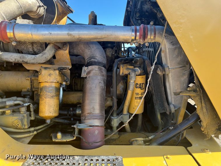 image for item EI0617 2005 Caterpillar 740 haul truck