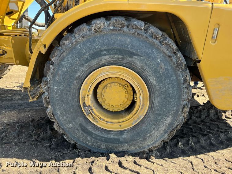 image for item EI0617 2005 Caterpillar 740 haul truck