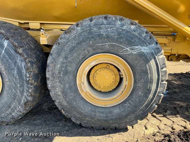 image for item EI0617 2005 Caterpillar 740 haul truck