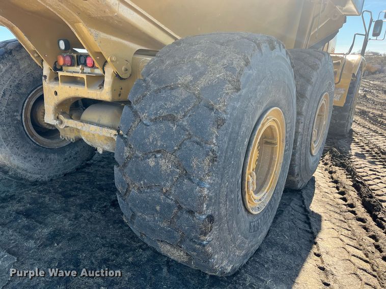 image for item EI0617 2005 Caterpillar 740 haul truck