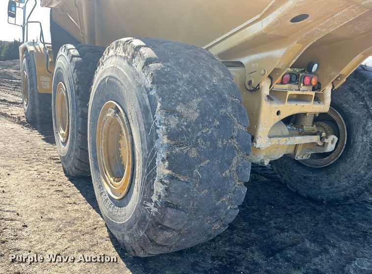 image for item EI0617 2005 Caterpillar 740 haul truck