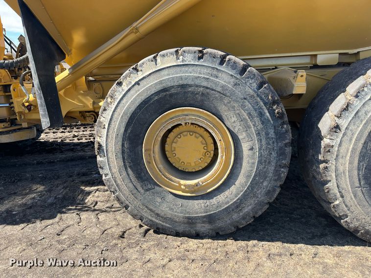 image for item EI0617 2005 Caterpillar 740 haul truck