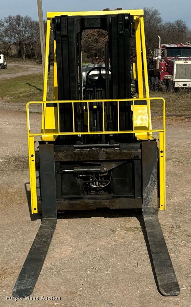 image for item EJ0208 2006 Hyster 110 forklift