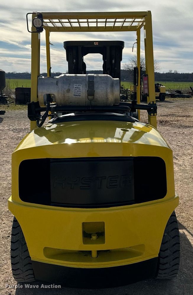 image for item EJ0208 2006 Hyster 110 forklift