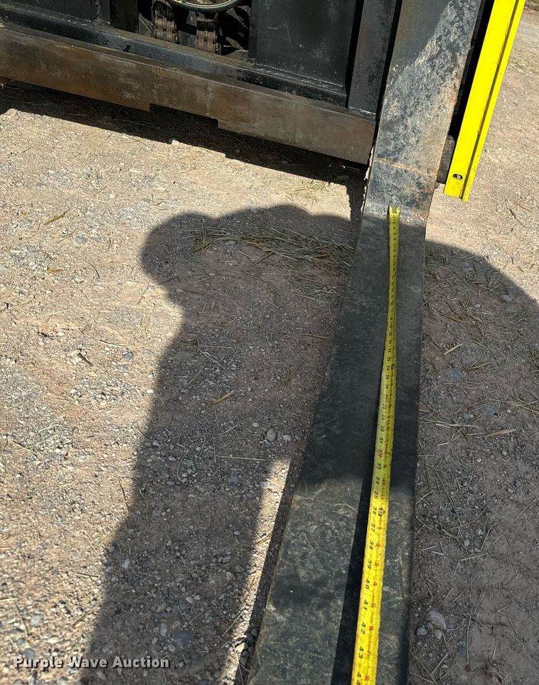 image for item EJ0208 2006 Hyster 110 forklift