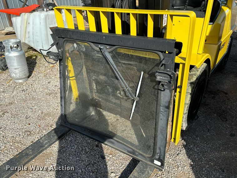 image for item EJ0208 2006 Hyster 110 forklift