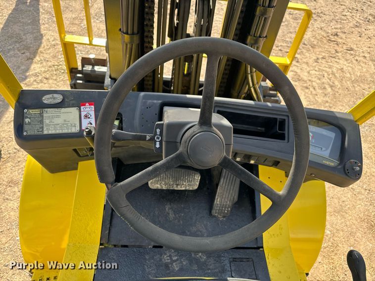 image for item EJ0208 2006 Hyster 110 forklift