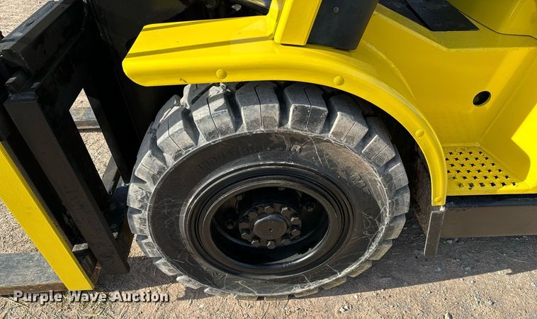 image for item EJ0208 2006 Hyster 110 forklift