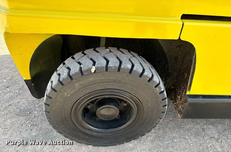 image for item EJ0208 2006 Hyster 110 forklift