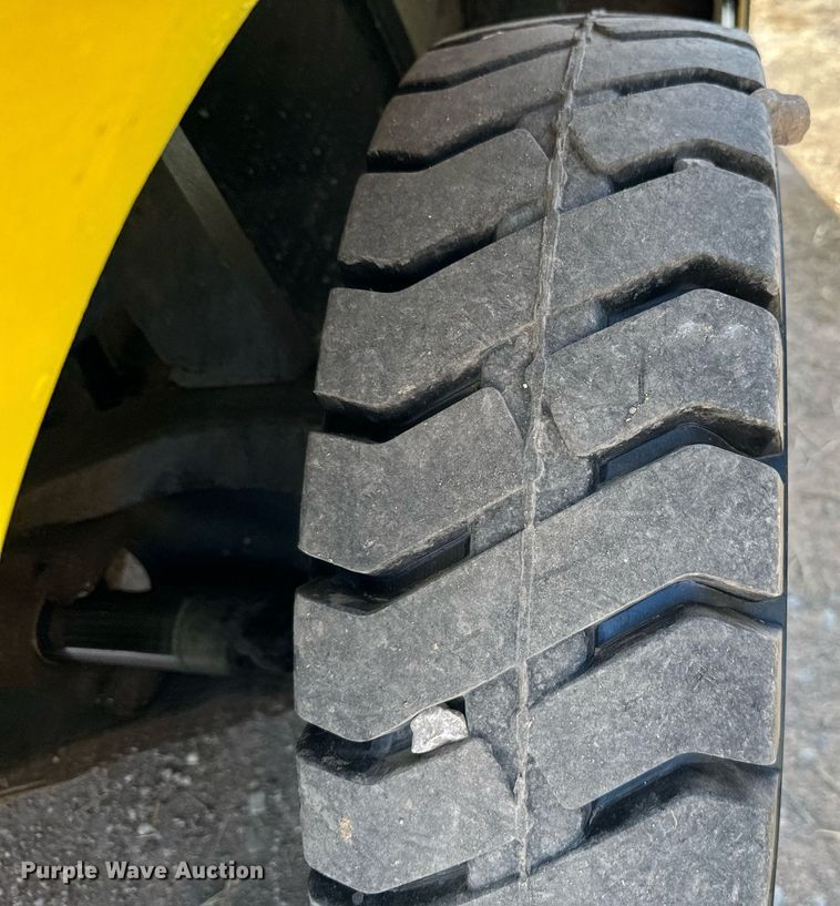 image for item EJ0208 2006 Hyster 110 forklift