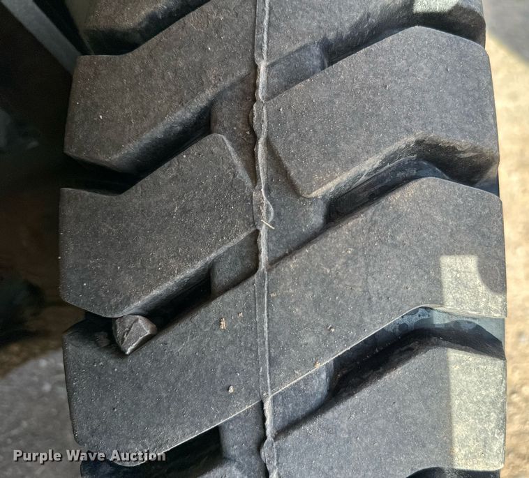 image for item EJ0208 2006 Hyster 110 forklift